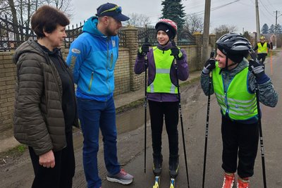 "Ми не маємо безпечного місця": на Волині чемпіон з Харкова навчає дітей біатлону