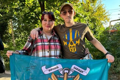 "Вмикали ультразвук та били струмом": морпіх після полону лікується у Луцьку "Вмикали ультразвук та били струмом": морпіх після полону лікується у Луцьку