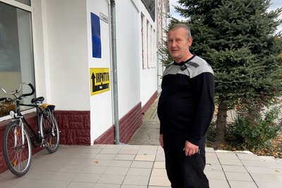 "Він нас називає сепаратистами", "а вони мене - Гітлером": на Рівненщині конфліктують переселенці та адміністрація "Він нас називає сепаратистами", "а вони мене - Гітлером": на Рівненщині конфліктують переселенці та адміністрація