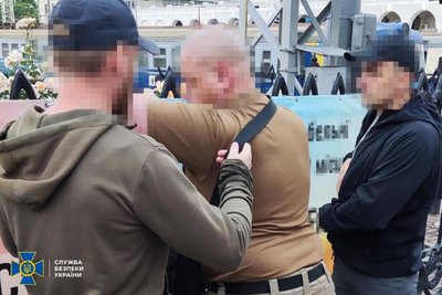 Затримання одеситів, які знімали фейки для російського телебачення Затримання одеситів, які знімали фейки для російського телебачення