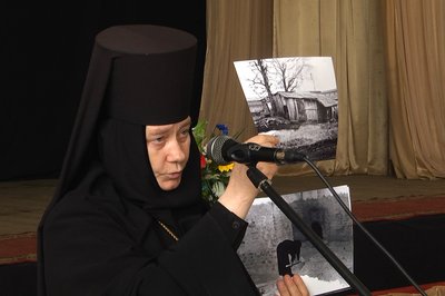 Виступ ігумені і плакати: у Зимнівській громаді на Волині повторно голосували за заборону УПЦ МП Виступ ігумені і плакати: у Зимнівській громаді на Волині повторно голосували за заборону УПЦ МП