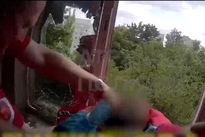 Патрульні та медики у Харкові врятували чоловіка від самогубства Патрульні та медики у Харкові врятували чоловіка від самогубства