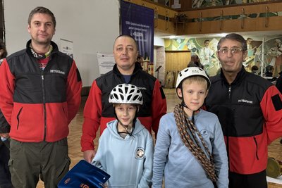 Пожежній безпеці і першій допомозі вчили дітей рятувальники в Ужгороді Пожежній безпеці і першій допомозі вчили дітей рятувальники в Ужгороді
