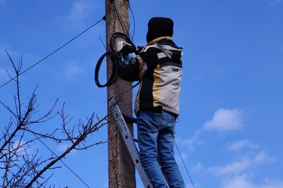 Інтернет у прифронтових селах: як на Миколаївщині відновлюють мережі після руйнувань Інтернет у прифронтових селах: як на Миколаївщині відновлюють мережі після руйнувань