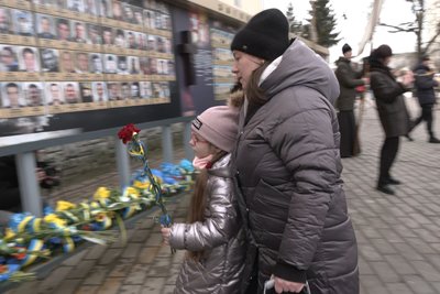 "Лютий місяць і лютий день": у Луцьку вшанували пам'ять Героїв Небесної Сотні "Лютий місяць і лютий день": у Луцьку вшанували пам'ять Героїв Небесної Сотні
