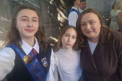 "Писали понад 10 годин": випускниця, яка отримала два 200-бальні результати на НМТ, розповіла про іспит "Писали понад 10 годин": випускниця, яка отримала два 200-бальні результати на НМТ, розповіла про іспит