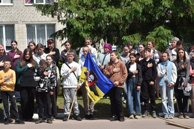 Герої житимуть, поки житиме пам'ять про них: у громаді на Житомирщині відкрили Алею Героїв Герої житимуть, поки житиме пам'ять про них: у громаді на Житомирщині відкрили Алею Героїв