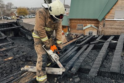У Чуднові ліквідували пожежу на автостанції: що сталося У Чуднові ліквідували пожежу на автостанції: що сталося