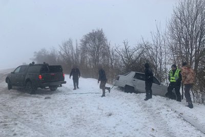 ДТП на трасі, авто у кюветі ДТП на трасі, авто у кюветі