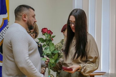 У Житомирі родинам загиблих воїнів передали державні нагороди
