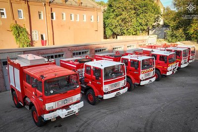 Рятувальники Одещини отримали від благодійного фонду шість автоцистерн Рятувальники Одещини отримали від благодійного фонду шість автоцистерн