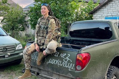 "Ми не граємо в доктора Хауса": ординаторка медичної роти з позивним "Сара" розповіла про умови роботи на фронті "Ми не граємо в доктора Хауса": ординаторка медичної роти з позивним "Сара" розповіла про умови роботи на фронті