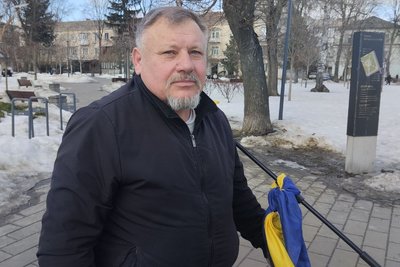 "Це створює позитивну атмосферу", — в Житомирі таксист Віктор Гаманюк-Емануель співає пасажирам "Це створює позитивну атмосферу", — в Житомирі таксист Віктор Гаманюк-Емануель співає пасажирам