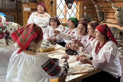 Від ткацтва до сироваріння: у Синевирській громаді на Закарпатті провели День місцевих традицій Від ткацтва до сироваріння: у Синевирській громаді на Закарпатті провели День місцевих традицій