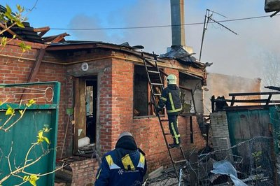 Рятувальники на місці влучання у Васищевому, 2 травня 2026 року Рятувальники на місці влучання у Васищевому, 2 травня 2026 року