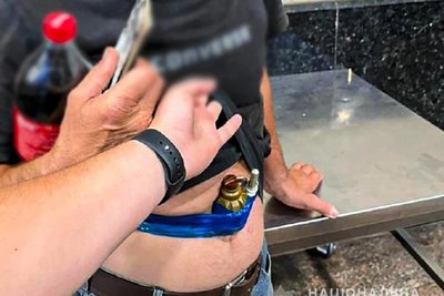 Прикріпив бойову гранату до тіла: на залвокзалі столиці затримали вінничанина