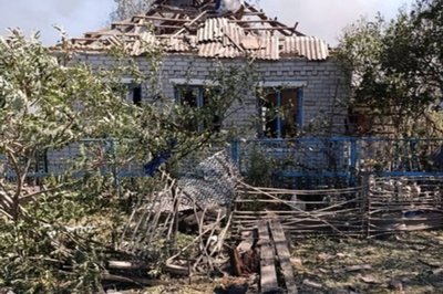 Пошкоджений після російського удару будинок у Павлівці Барвінківської громади Пошкоджений після російського удару будинок у Павлівці Барвінківської громади