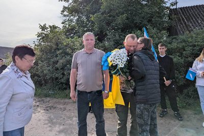 Рік був у неволі: на Волині зустріли звільненого з полону бійця Олександра Кокоху Рік був у неволі: на Волині зустріли звільненого з полону бійця Олександра Кокоху