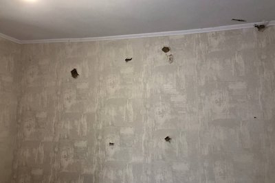Попри щоденні обстріли чоловік повернувся до рідного села на Миколаївщині Попри щоденні обстріли чоловік повернувся до рідного села на Миколаївщині