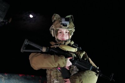 "Я збиваю шахеди, аби вони не долетіли до сім’ї": 22-річна прикордонниця одеського загону збиває дрони РФ на фронті "Я збиваю шахеди, аби вони не долетіли до сім’ї": 22-річна прикордонниця одеського загону збиває дрони РФ на фронті