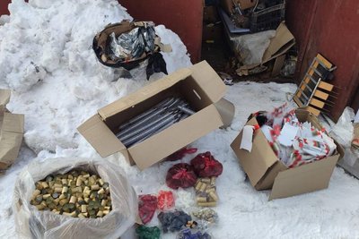 Житомирські поліцейські заявили про викриття каналу постачання контрафактних цигарок із Тернопільщини Житомирські поліцейські заявили про викриття каналу постачання контрафактних цигарок із Тернопільщини
