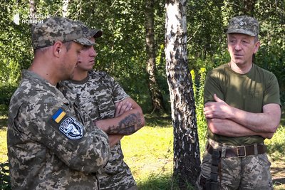 Володимир Матвійчук (праворуч) керівник високомобільної групи психологів центру МПЗ ЗСУ Володимир Матвійчук (праворуч) керівник високомобільної групи психологів центру МПЗ ЗСУ