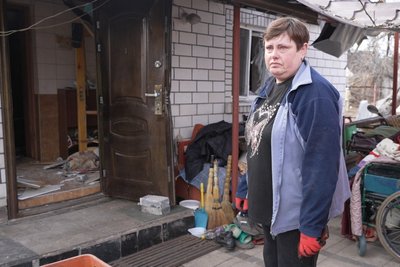 "Осталися голі й босі" — жителі Коростеня на Житомирщині про наслідки атаки РФ "Осталися голі й босі" — жителі Коростеня на Житомирщині про наслідки атаки РФ