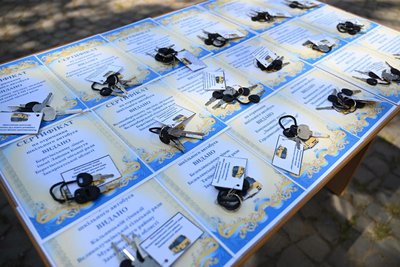 Громадам Закарпаття передали 18 шкільних автобусів Громадам Закарпаття передали 18 шкільних автобусів