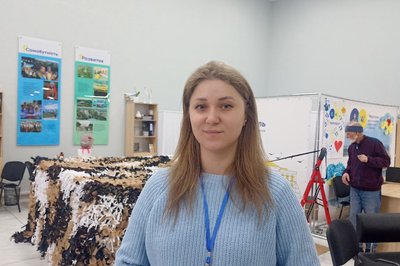 "Найперше наїлися м'яса і хліба, бо в окупації цього не було", — переселенка з Маріуполя Галина Михно