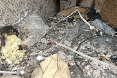 «Встигли вибігти у коридор — і за секунду стався вибух»: російський дрон влучив у квартиру пари у Бердичеві «Встигли вибігти у коридор — і за секунду стався вибух»: російський дрон влучив у квартиру пари у Бердичеві
