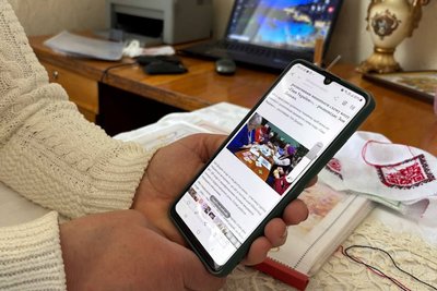 Майстриня з громади на Житомирщині створює вишиті QR-коди та обереги для військових Майстриня з громади на Житомирщині створює вишиті QR-коди та обереги для військових