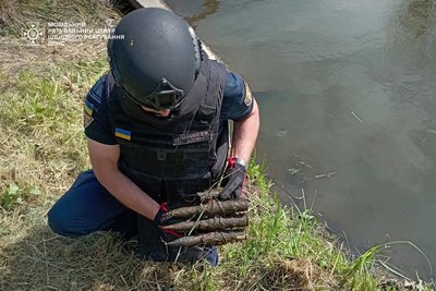 Уламки БпЛА типу "Герань-2" із бойовою частиною: на Київщині жителі знаходять небезпечні предмети Уламки БпЛА типу "Герань-2" із бойовою частиною: на Київщині жителі знаходять небезпечні предмети