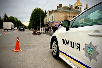 Поліція Житомирщини встановлює обставини ДТП з травмуванням 20-річного мотоцикліста