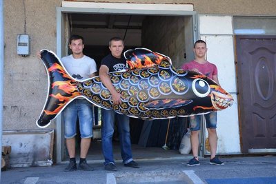 На Вінниччині військовий створив зі снігу скульптуру коня