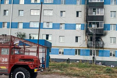 Багатоповерхівка у Старому Салтові, в яку влучив російський FPV-дрон, 12 вересня 2026 року Багатоповерхівка у Старому Салтові, в яку влучив російський FPV-дрон, 12 вересня 2026 року