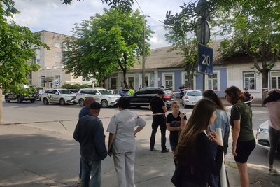 В Житомирі на вулиці Святослава Ріхтера сталася стрілянина, є загиблі В Житомирі на вулиці Святослава Ріхтера сталася стрілянина, є загиблі