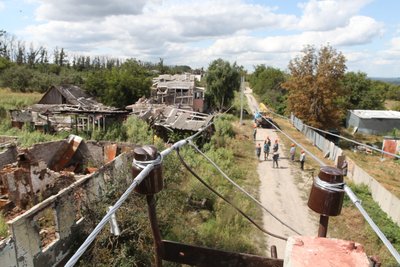 Зруйновані будівлі в селі Заводи, Ізюмський район, Харківська область, серпень 2023 року. Фото: "Харківобленерго"