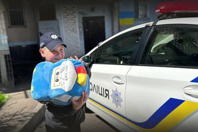 "Він в ту ніч подорослішав": історія 9-річного Семена, який після атаки РФ залишився без мами "Він в ту ніч подорослішав": історія 9-річного Семена, який після атаки РФ залишився без мами