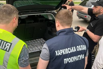 Долари в багажнику Долари в багажнику