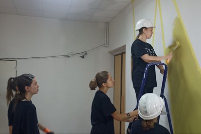 На Житомирщині у пошкодженому російською армією будинку культури створили молодіжний простір
