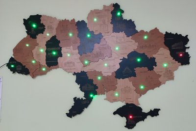 На Рівненщині школярі створили діючий діодний макет карти повітряних тривог На Рівненщині школярі створили діючий діодний макет карти повітряних тривог