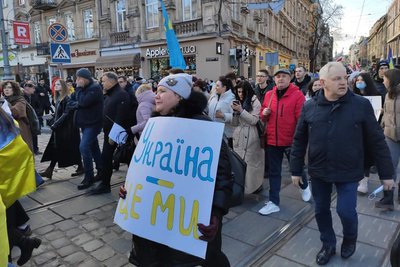 "Випускатиму дітей, що прийшли до цієї школи, як і я, у 2014 році." Переселенка з Луганська очолює львівську школу "Випускатиму дітей, що прийшли до цієї школи, як і я, у 2014 році." Переселенка з Луганська очолює львівську школу