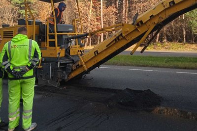 На Волині латають шість автошляхів. Водіїв просять бути уважними На Волині латають шість автошляхів. Водіїв просять бути уважними