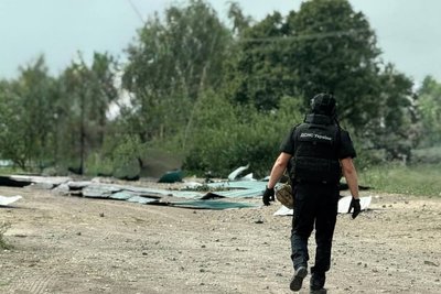 Атака армії РФ 30 липня: на Житомирщині зафіксували влучання, є постраждалі, пошкоджені будинки Атака армії РФ 30 липня: на Житомирщині зафіксували влучання, є постраждалі, пошкоджені будинки