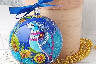 З пташками, орнаментом або з мотивами українського села. Майстриня з Дніпра власноруч виготовляє іграшки на ялинку З пташками, орнаментом або з мотивами українського села. Майстриня з Дніпра власноруч виготовляє іграшки на ялинку