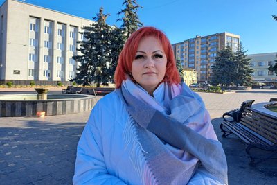 Лелека гуляв у центрі міста: Бердичівський міський голова допоміг спіймати птаха Лелека гуляв у центрі міста: Бердичівський міський голова допоміг спіймати птаха