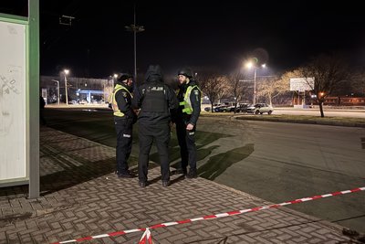 Двоє поліцейських, які постраждали під час теракту у Миколаєві, у стані середньої важкості Двоє поліцейських, які постраждали під час теракту у Миколаєві, у стані середньої важкості