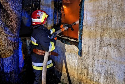На Житомирщині під час пожежі в будинку загинула 52-річна жінка