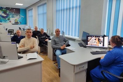 "Iron Women": на Житомирщині навчають жінок на операторок екскаваторів та фронтальних навантажувачів "Iron Women": на Житомирщині навчають жінок на операторок екскаваторів та фронтальних навантажувачів