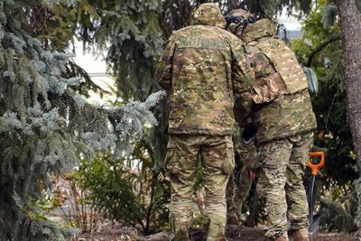 Правоохоронці запобігли вибуху у центрі Житомира біля адмінбудівлі та "Алеї Слави Героїв" Правоохоронці запобігли вибуху у центрі Житомира біля адмінбудівлі та "Алеї Слави Героїв"